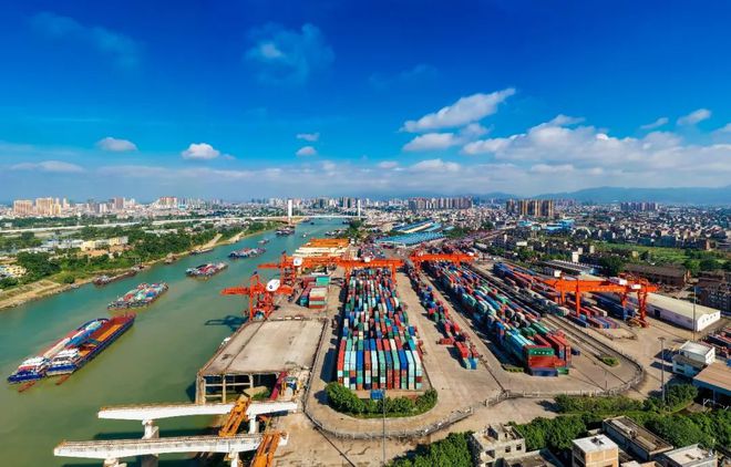 北部湾港集团贵港码头吞吐量首破1000万吨 码头建设与管理新里程